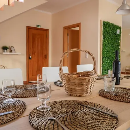 O Dragoeiro Da Madalena! 펜션 포르투산투