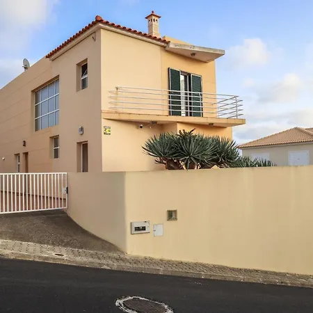 O Dragoeiro Da Madalena! Feriehus Porto Santo